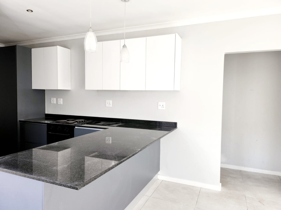 To Let 3 Bedroom Property for Rent in Lovemore Park Eastern Cape